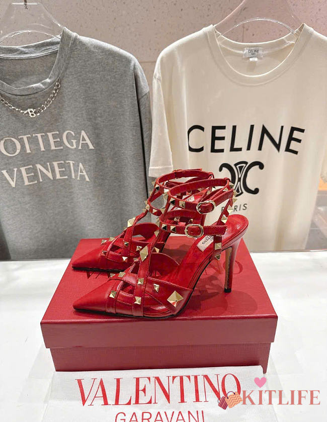 Kitlife Valentino Garavani Studdy Kidskin Pumps Red - 1