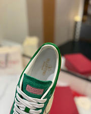 Kitlife Valentino Garavani Upvillage Crosta Sneakers Green & Pink - 2