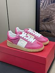 Kitlife Valentino Garavani Upvillage Crosta Sneakers Pink & White - 1
