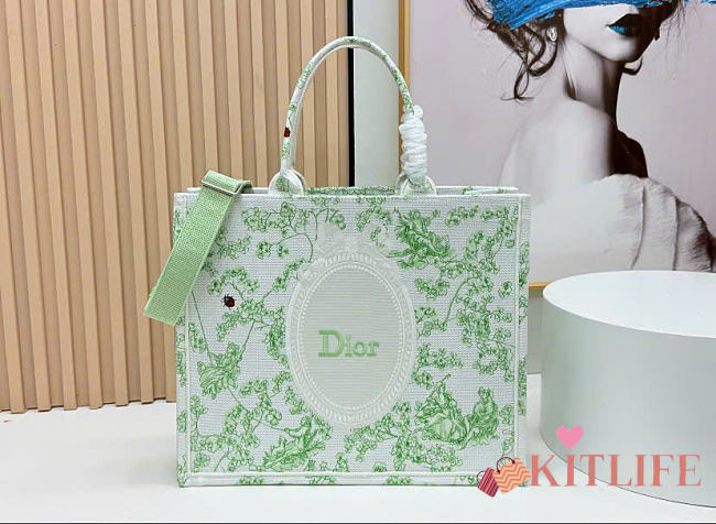 Kitlife Dior Large Book Tote with Strap Green Multicolor Toile de Jouy Clover Embroidery and White Dior Médaillon 41x14x32cm - 1
