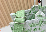 Kitlife Dior Large Book Tote with Strap Green Multicolor Toile de Jouy Clover Embroidery and White Dior Médaillon 41x14x32cm - 5