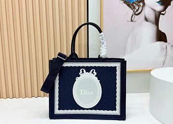 Kitlife Dior Medium Book Tote with Strap Celestial Blue Oblique Embroidery with White Lace and Dior Médaillon 36x27.5x16.5cm