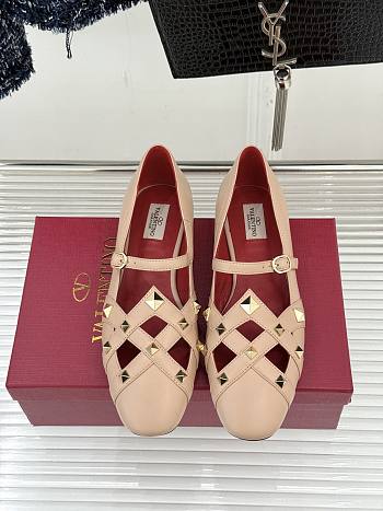 Kitlife Valentino Garavani Studdy Rockstud Ballet Flats Beige