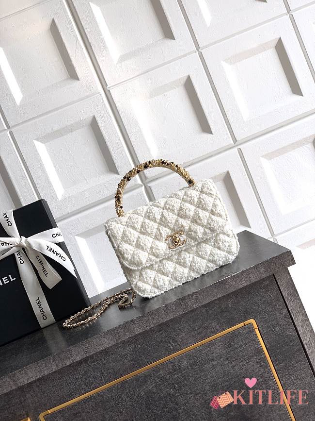 Kitlife Chanel Clutch With Chain White Tweed, Imitation Pearls & Gold-Tone Metal AP4975 10.5x15x5.5cm  - 1