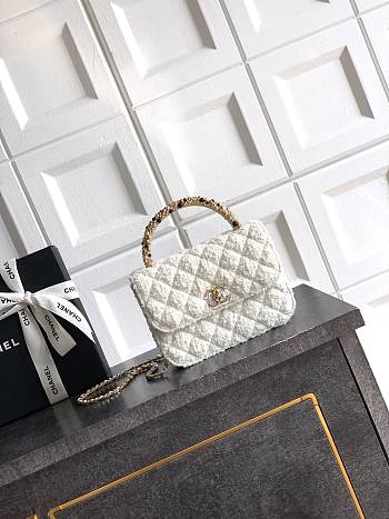 Kitlife Chanel Clutch With Chain White Tweed, Imitation Pearls & Gold-Tone Metal AP4975 10.5x15x5.5cm 