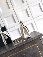 Kitlife Chanel Clutch With Chain White Tweed, Imitation Pearls & Gold-Tone Metal AP4975 10.5x15x5.5cm  - 3