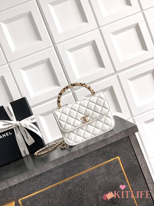 Kitlife Chanel Clutch With Chain White Calfskin, Imitation Pearls & Gold-Tone Metal AP4975 10.5x15x5.5cm  - 1