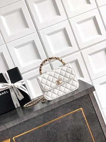 Kitlife Chanel Clutch With Chain White Calfskin, Imitation Pearls & Gold-Tone Metal AP4975 10.5x15x5.5cm 