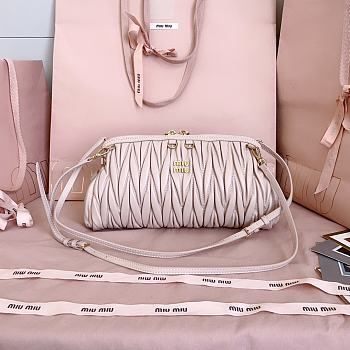 Kitlife Miu Miu Caprice Matelassé Light Pink Nappa Leather Clutch 28x14.5x10cm