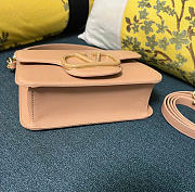 Kitlife Valentino Garavani Loco Vlogo Signature Bag Beige 22x16x7cm - 2