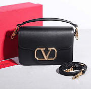 Kitlife Valentino Garavani Loco Vlogo Signature Bag Black 22x16x7cm  - 1