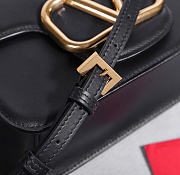 Kitlife Valentino Garavani Loco Vlogo Signature Bag Black 22x16x7cm  - 2
