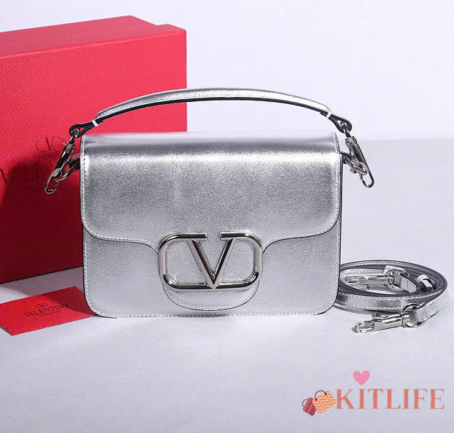 Kitlife Valentino Garavani Loco Vlogo Signature Bag Silver 22x16x7cm - 1