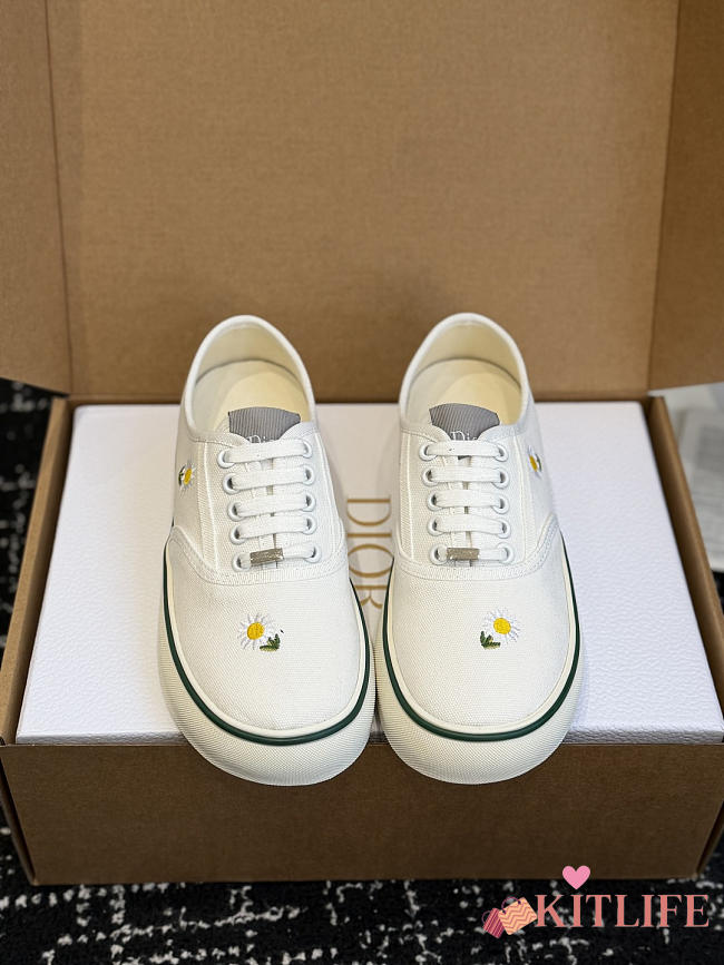 Kitlife Dior Saltwind Sneaker White Cotton Embroidered with Multicolor Dior Daisy Motif - 1