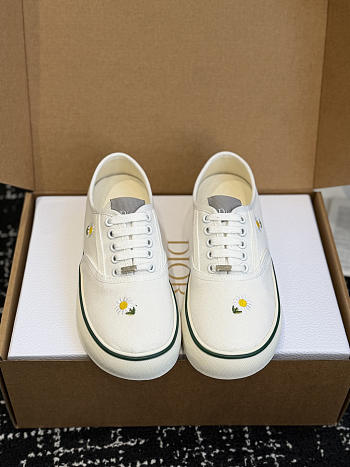 Kitlife Dior Saltwind Sneaker White Cotton Embroidered with Multicolor Dior Daisy Motif