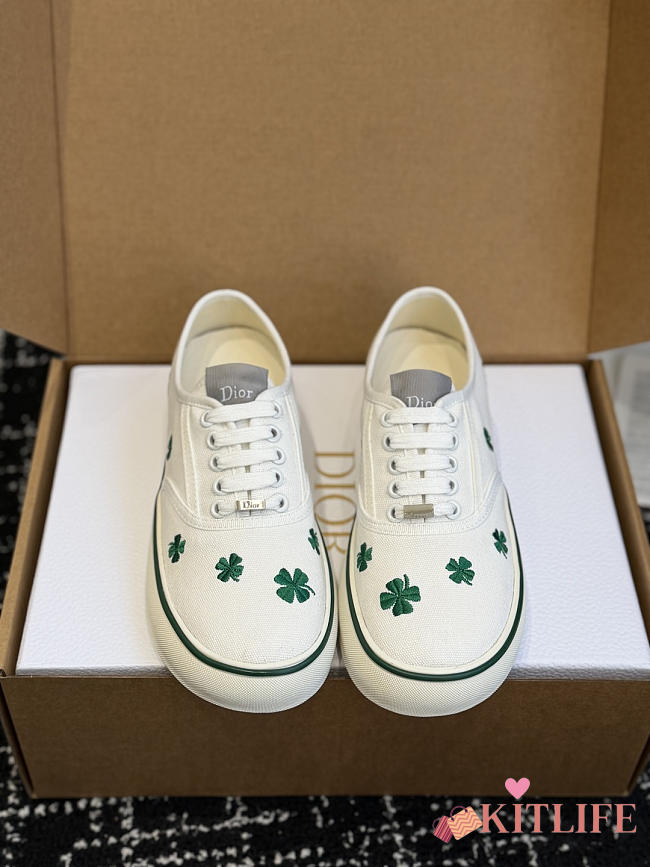 Kitlife Dior Saltwind Sneaker White Cotton Embroidered with Green Dior Clover Motif - 1