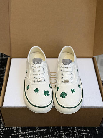 Kitlife Dior Saltwind Sneaker White Cotton Embroidered with Green Dior Clover Motif