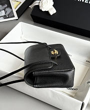 Kitlife Chanel 26P Flap Bag Black Grained Shiny Calfskin AS6130 15x22x7cm  - 4