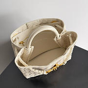 Kitlife Bottega Veneta Andiamo Small Bag White - 25x22x10.5cm  - 4