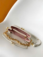 Kitlife Louis Vuitton Pochette Métis East West Milky White/Peach M27575 21.5x13.5x6cm - 4