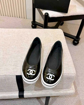 Kitlife Chanel 26P Slip-on Shoes Black