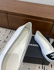Kitlife Chanel 26P Slip-on Shoes White  - 4