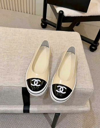Kitlife Chanel 26P Slip-on Shoes Beige