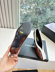 Kitlife Chanel Crocodile Embossed Calfskin & Patent Calfskin Brown & White 95mm  - 3