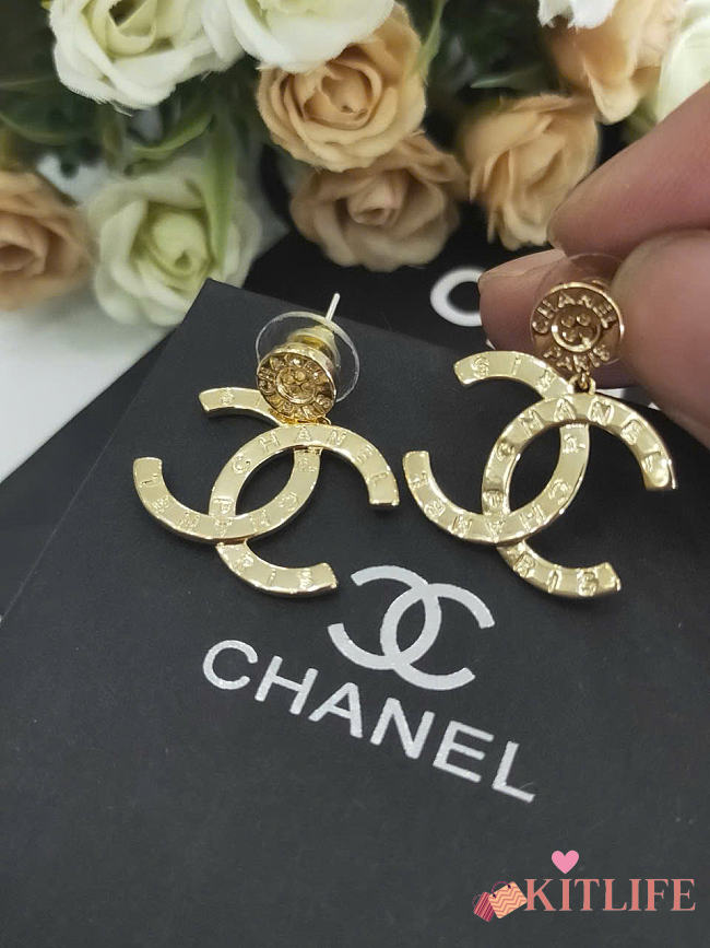 Kitlife Chanel Button Letter Earrings  - 1