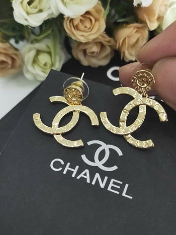 Kitlife Chanel Button Letter Earrings 