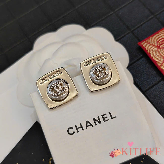 Kitlife Chanel Square Pearl and Crystal Letter Earrings - 1