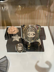 Kitlife Chanel Silver Oval Mirror-Finish Double C Open Bracelet - 3