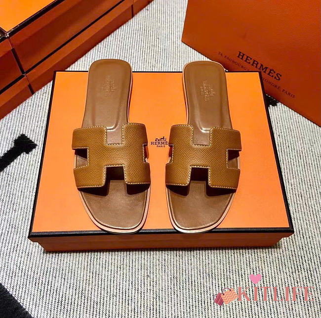 Kitlife Hermes Oran Sandals in Brown Epsom Leather - 1