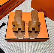 Kitlife Hermes Oran Sandals in Brown Epsom Leather - 1