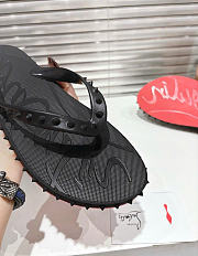Kitlife Christian Louboutin Super Loubi Flip Spiked Thong Sandals Black - 2