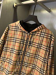 Kitlife Burberry Reversible Check Hooded Jacket Beige & Black - 3