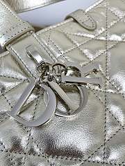 Kitlife Dior Medium Toujours Bag Metallic Gold-Tone Macrocannage Calfskin 28.5x19x21cm - 6