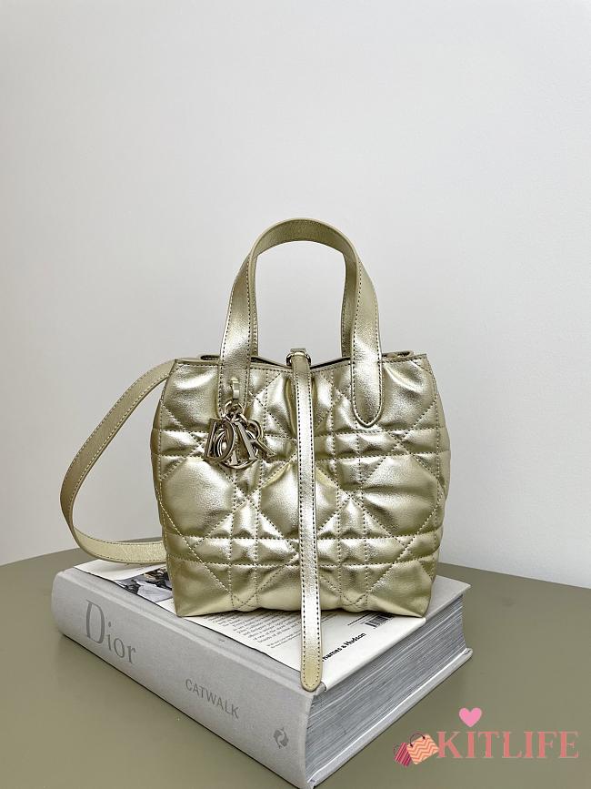 Kitlife Dior Small Toujours Vertical Tote Bag Metallic Gold-Tone Macrocannage Calfskin 16x12x18cm - 1