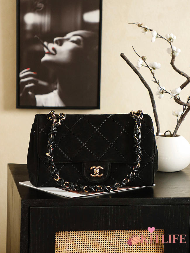 Kitlife Chanel Shoulder Bag Black Suede 30x16x13cm - 1