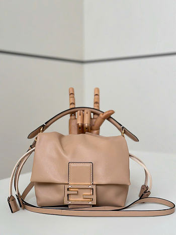 Kitlife Fendi Mamma Baguette Small Bag Beige 16x10x13cm