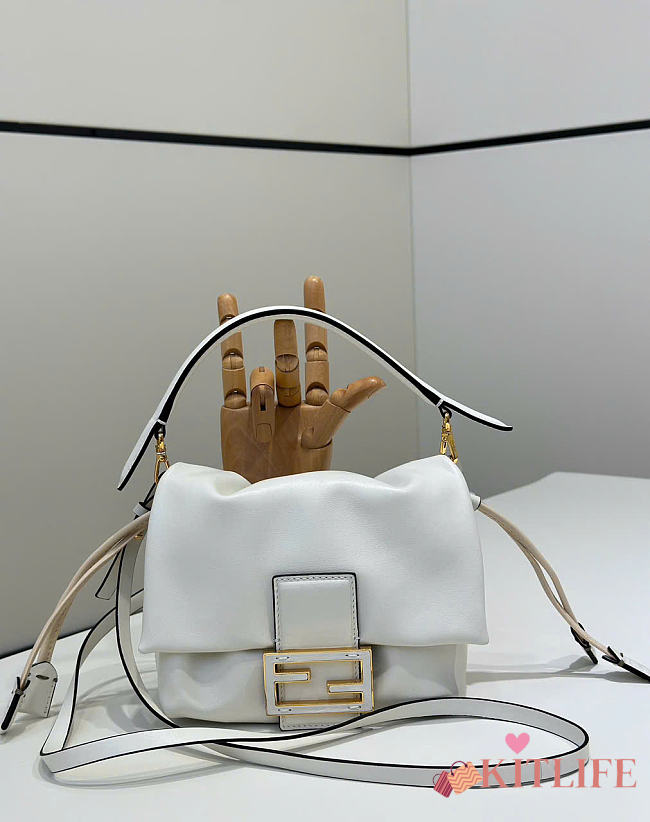 Kitlife Fendi Mamma Baguette Small Bag White 16x10x13cm  - 1
