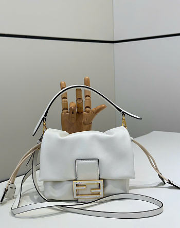 Kitlife Fendi Mamma Baguette Small Bag White 16x10x13cm 