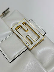 Kitlife Fendi Mamma Baguette Small Bag White 16x10x13cm  - 2