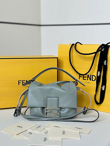 Kitlife Fendi Mamma Baguette Small Bag Light Blue 16x10x13cm 