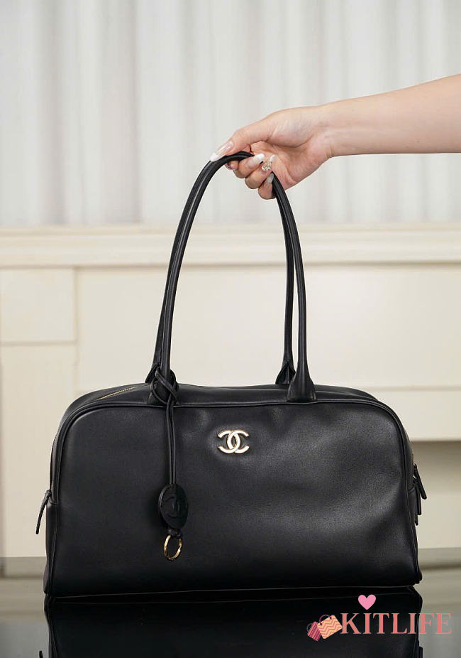 Kitlife Chanel Large Bowling Bag Black Calfskin and Gold-Plated Metal AS6211 19x35.5x12.5cm - 1