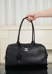 Kitlife Chanel Large Bowling Bag Black Calfskin and Gold-Plated Metal AS6211 19x35.5x12.5cm - 1