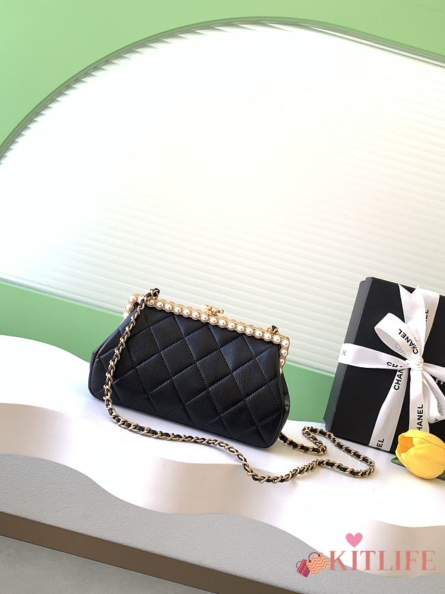 Kitlife Chanel Black Pearlescent Lambskin, Artificial Pearls & Gold-colored Metal Clutch AS5912 10x20x7cm - 1