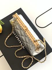 Kitlife Chanel Silver Pearlescent Lambskin, Artificial Pearls & Gold-colored Metal Clutch AS5912 10x20x7cm  - 3