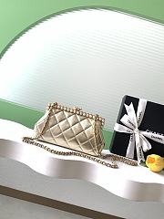 Kitlife Chanel Gold Pearlescent Lambskin, Artificial Pearls & Gold-colored Metal Clutch AS5912 10x20x7cm - 1