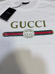 Kitlife Gucci White Washed Cotton Jersey With Gucci Print T-shirt - 2